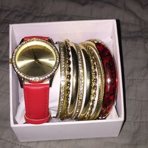 Gold styled watch with bracelets